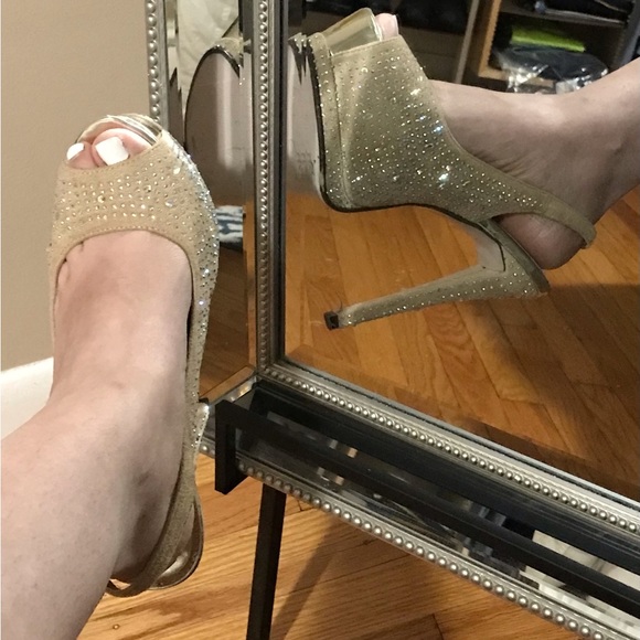 Gold Heart In D Pretty Aurora Borealis Sequence Platform Spiked 6”Heel T… - Picture 5 of 10